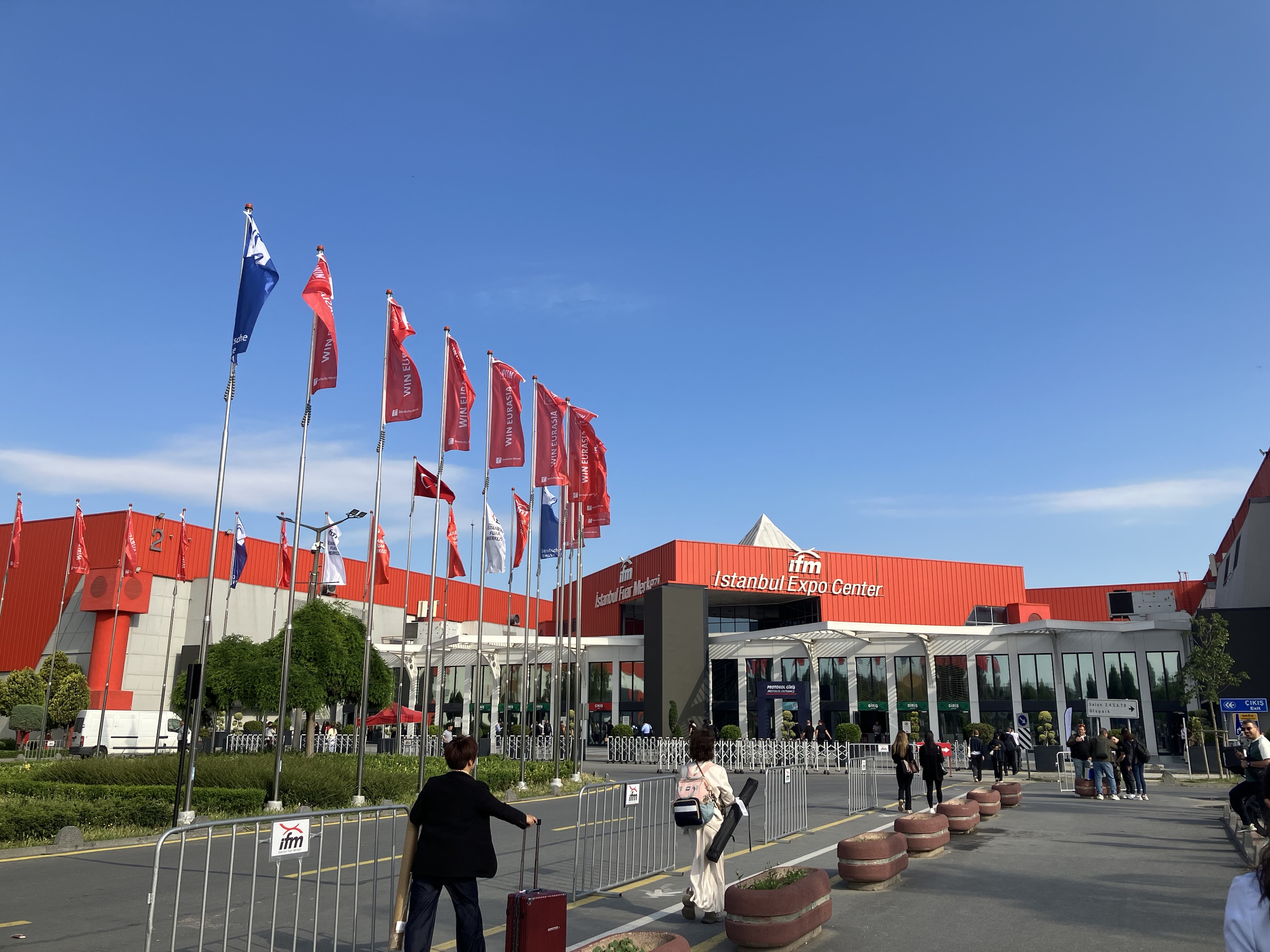 d33a9698-d3a0-472d-bc60-071f1c535f01