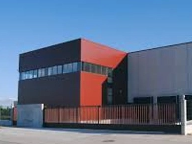 Industrial Building In Malaga_387_290.png